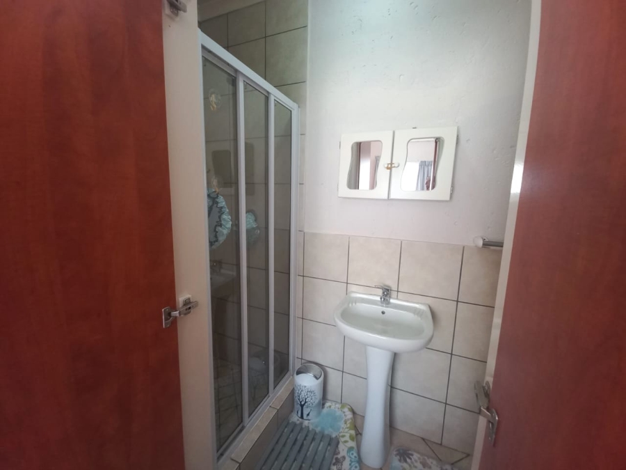 2 Bedroom Property for Sale in Waterval East North West